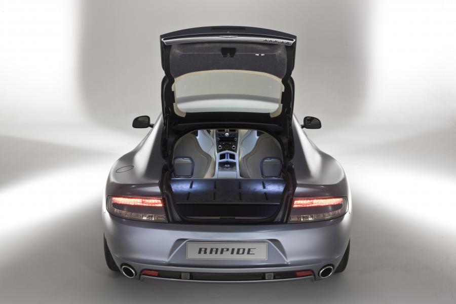 Багажник Aston Martin Rapide 2010 года  (фото 148 из 190)